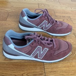 New Balance 696 Sneakers